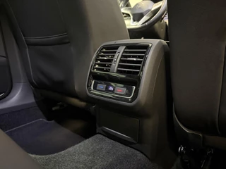 Volkswagen Passat 1.5 TSI R-Line Business + Pano Virtual H&K / 31