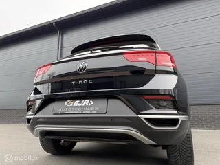 Volkswagen T-Roc 1.5 TSI DSG Active CLIMA*CARPLAY*PDC*STOELVERW / 17