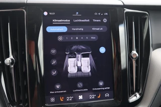 Volvo XC60 T6 Recharge AWD Plus Dark | Longe Range | Stoelverwarming | Parkeercamera | Panoramadak | Pilot Assist  | Leder | Keyless / 46