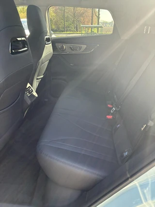 Omoda 5 EV Premium 61 kWh Voorraad Nieuw| ECC | Schuif/kanteldak | Keyless | Lederen bekleding | Stoel & Stuurverwarming | Navigatie | 7 Jaar fabrieksgarantie / 46