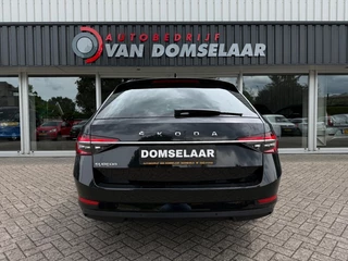Škoda Superb COMBI 1.5 TSI ACT Business Edition - Automaat Stoelverw. Navi Camera 17inch LMV / 47