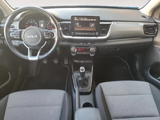 Kia Stonic 1.0T DynamicLine | Camera | Climate control | Apple Carplay / Android Auto | Cruise control | Parkeersensoren achter | Lichtmetalen velgen 16inch | / 24
