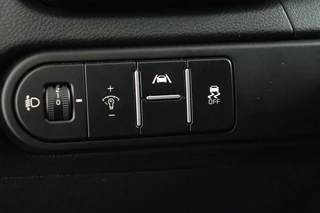 Kia Ceed 1.5 T-GDi DynamicPlusLine Automaat *DEMO* - Trekhaak - Navigatie - Stoel-/stuurverwarming - Cruise Control - Climate Control - Fabrieksgarantie tot 04-2032 / 20