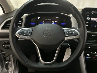 Volkswagen T-Roc 1.5 TSI 150pk DSG Life Navigatie Trekhaak Parkeersensoren App-Connect DAB+ / 6