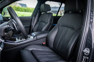 BMW X5 xDrive50e M Sport Pro Dravitgrau Individual Dravit Grau Sky Lounge Soft Close Vierwielbesturing / 7