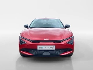 Kia EV6 Light Edition 63 kWh | VOORRAAD VOORDEEL NU €42.950,- | Direct leverbaar | Stoel+Stuur verwarming | Climate control | Navigatie | Parkeer camera achter | Parkeer sensoren voor en achter / 2