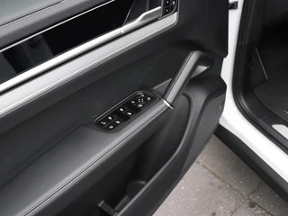 Porsche Cayenne 3.0 E-Hybrid | LEDER | LUCHTVERING | PANO-DAK | MASSAGE | BOSE | STOELVERK. | SPORTCHRONO | 360° CAMERA | ADAPT. CRUISE | NAVI | DESIGN PAKKET | / 24