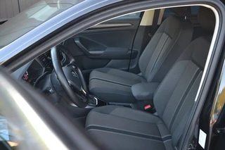 Volkswagen T-Roc 1.5 TSi 150 PK Style * Navigatie * Nette Auto * Automaat * / 10