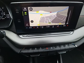 Skoda Octavia 1.4 TSI * RS iV * Navigatiesysteem * Parkeercamera * Stoelverwarming * Head up display * / 15