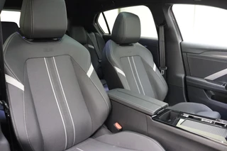 Opel Astra 1.2 Turbo 145pk Hybrid GS 145 PK Automaat | Navigatie | Panoramisch schuif/kanteldak | Stoel & Stuurverwarming | Climate control | Rondomzicht camera | Extra getint glas | 18" Lichtmetalen velgen / 11