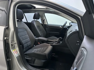 Volkswagen Golf Variant 1.0 TSI DSG Highline Business R LED Panoramadak Stoelverwarming Navigatie Parkeersensoren / 8