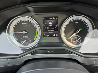 Škoda Superb Combi 1.4 TSI iV AUTOMAAT * Navigatiesysteem * ParkeerCamera * Elek. achterklep * / 26