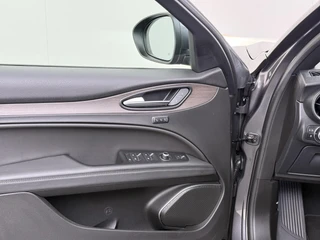 Alfa Romeo Stelvio 2.2 JTD AWD Veloce Automaat | VAN: € 34.900- VOOR: € 32.877,- UW HERFSTVOORDEEL: € 2.023,- | CAMERA| STOEL + STUURVERWARMING + MEMORY| KEY LESS ENTRY | LEDER | ADAPT. CRUISE CONTROL | 12 MND BOVAG GARANTIE / 18