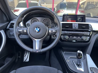 BMW 3 Serie Touring 318i Executive  | M-Sport Edition | LED | Alcantara | Cruise | Airco | Stoelverw. | / 23