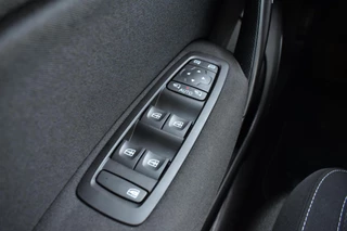 Renault Megane Estate 1.3 TCe 140 Equilibre|Navi|Cruise|PDC|Airco| / 26
