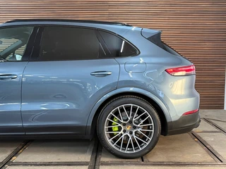 Porsche Cayenne 3.0 E-Hybrid Full Option | Vierwielbesturing | PANO | PDLS+ | BOSE | PASM | ComfortPakket | Soft Close |Trekhaak / 57