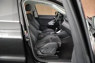 Audi Q3 35 TFSI 150pk Business Edition Trekhaak Camera Stoelverwarming LED Virtual Cockpit Navigatie Panoramadak / 15