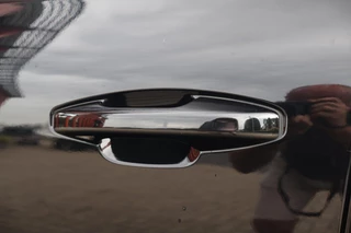 Volvo XC40 T4 Recharge Plus Bright | Stoelverwarming | Trekhaak | 360° Camera | H/K | Keyless / 9