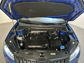 Skoda Karoq 1.5 TSI 150pk ACT Sportline Business Camera Trekhaak Sfeerverlichting Stoelverwarming Adaptive Cruise LED / 17