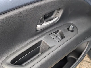 Toyota Aygo X Hybrid 115 Play GO PACK LICHTMETAAL APPLE & ANDROID CRUISE CONTROL METALLIC LAK / 15