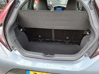 Toyota Aygo X PLAY APPLE & ANDROID ACHTERUITRIJCAMERA AD-CRUISE LED-DAGRIJ NL-AUTO / 20