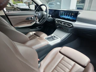 BMW 3 Serie Touring 320e PHEV  Orig NL. | Leder | Park Assist | Carplay/Android / 10