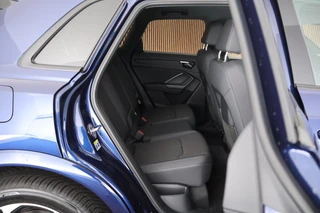 Audi Q3 45 TFSIe 245pk S edition Trekhaak Keyless Stoelverwarming Navigatie Adaptive Cruise S-Line / 12