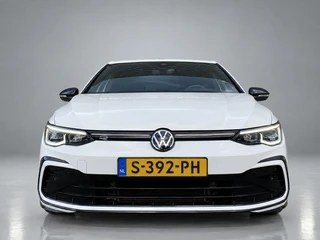 Volkswagen Golf 1.5 eTSI R-Line 150 pk Business  | 1e eigenaar | navigatie | IQ light | camera | sfeerverlichting | stoel-stuurverw. / 2