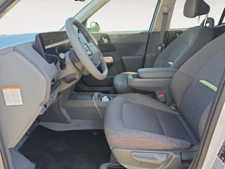 Kia EV2 Plus 42.2 kWh | Navigatie | Climate control | Stoel + Stuurverwarming | Parkeer sensoren voor + achter | Parkeer camera achter | DEMO / 10
