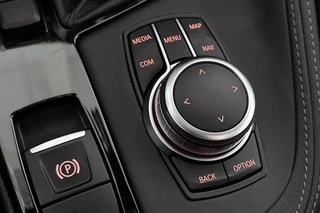 BMW X2 xDrive25e M Sport Panoramadak Head-Up Harman Kardon Elektrische Stoelen / 48