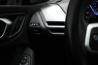 BMW 1-serie 123 xDrive | INNOVATION PACK | PANORAMADAK | STUURVERWARMING | MASSAGE |  HEAD UP | 360 CAMERA | 19" / 35
