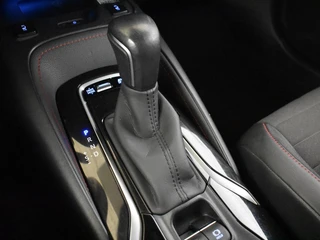 Toyota Corolla 2.0 Hybrid Executive | JBL-audio | Trekhaak | Head-up | PDC / 30