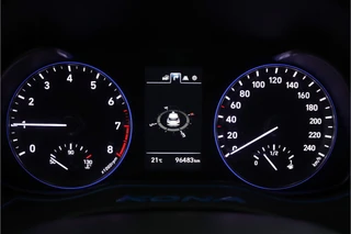 Hyundai Kona 1.0T Premium  - Elektrische Stoelen - Trekhaak - Stoelverwarming - Achteruitrijcamera - Climate Control - Apple Carplay/Android Auto - Virena Zekerheidspakket t.w.v. €895,- / 49