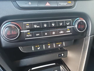 Kia ProCeed 1.5 T-GDi GT-Line | Stoel en stuurverwarming | Navigatie | Elektrische achterklep | Camera | Climate control | Apple Carplay / Android Auto | / 32