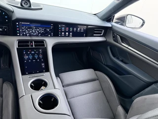 Porsche Taycan Turbo 93 kWh VAN:89.900,- VOOR:84.877 ,- UW HERFSTVOORDEEL:5.023,- SOH 91% | SPORT CHRONO | HEAD-UP | CARBON PAKKET | ALCANTARA STOELEN + HEMEL | DUAL SCHERM | PSCB KERAMISCH GECOATE REMMEN | BURMESTER PREMIUM AUDIO | STOELVERWARMING + STUURWIELVERWARMING | STOELVENTILATIE | MEMORY SEATS | PORSCHE DEALER ONDERHOUDEN | 360° CAMERA | VERKEERT IN NIEUWSTAAT | ALL-IN PRIJS | 12 MAANDEN BOVAG GARANTIE / 32