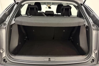 Peugeot 2008 1.2 PureTech 100pk Active Pack | Distributieriem vervangen in mei 2025 bij 92.519km | Navigatie | Climate Control | DAB+ | Lichtmetalen Velgen 16inch | Apple Carplay/Android Auto / 8