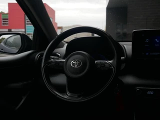 Toyota Yaris 1.5 Hybrid Dynamic Dealer onderhouden| ACC / 5