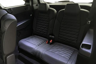 Peugeot e-5008 GT Avantage 73 kWh 7p Leder Stoelventilatie Stoelverwarming 360 Camera Keyless / 9