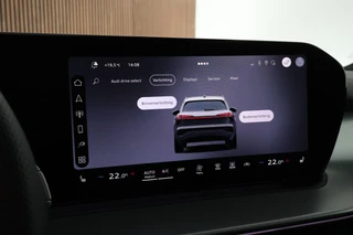 Audi Q3 1.5 272pk e-hybrid S edition Trekhaak Camera Keyless Panoramadak Stoelverwarming Virtual Cockpit Navigatie 2x S-Line / 30