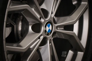 BMW X4 xDrive20i X-Line High Executive | PANORAMADAK | HEAD UP | STUURVERWARMING | TREKHAAK | 19" / 33