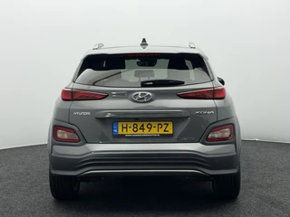 Hyundai Kona EV Premium 64 kWh SOH 90,1% Warmtepomp | Leer | Head-Up | Elektr. Stoelen | Adaptive Cruise / 15