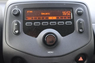Toyota Aygo 1.0 VVT-i x-fun NL-AUTO AIRCO / 16
