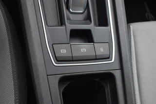 SEAT Leon Sportstourer 1.5 eTSI Style Automaat | Navigatie | Cruise | Cupra Velgen | 12 mnd BOVAG garantie | Whatsapp 06-53188999 / 10