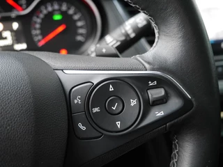 Opel Grandland 1.6 Turbo Hybrid Business Executive | Stoelverwarming en ventilatie | 225 PK | 19 inch lichtmetalen velgen | Lederen bekleding | Parkeersensoren v+a | Elektrisch verstelbare bestuurdersstoel / 26