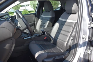 Citroën C4 130 EAT8 Shine  | Automaat | Navigatie | Airconditioning ECC | Camera achter |  Parkeersensoren voor en achter | Carplay & Android Auto | Isofix | Cruise Control | Advanced Comfortstoelen | Hydraulic Cushions | Zeer Compleet!!! / 2