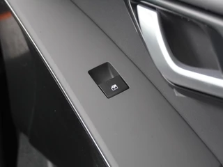 Kia Niro 1.6 GDi Hybrid DynamicLine  - Demo - Adaptieve cruise control - Navigatie - Keyless entry - Apple Carplay/Android Auto - Achteruitrijcamera - Parkeersensoren voor en achter - Fabrieksgarantie t/m 2033 / 40