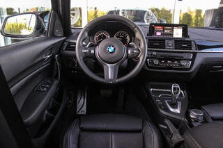 BMW 1-serie 120i Edition M Sport Shadow High Executive | 2e eigenaar | Driving Assistant | Schuif-/kanteldak | Camera | Harman Kardon | Keyless entry | LED | M sport remmen | PDC / 11