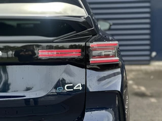 Citroen Ë-C4 Collection 156pk Extended range 54 kWh | Stoelverwarming | Comfort stoelen | Parkeercamera/-sensoren | Navigatie | Cruise Control | Cruise Control | DAB | Keyless Entry/Start | Full LED | Warmtepomp / 9