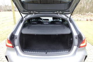 BMW 1 Serie 118i Business Edition M sport  | Camera | CarPlay | Stoelverwarming | Navi | / 19