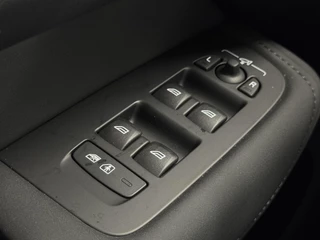Volvo XC60 2.0 T8 Plug-in hybrid AWD Ultra Dark / 14